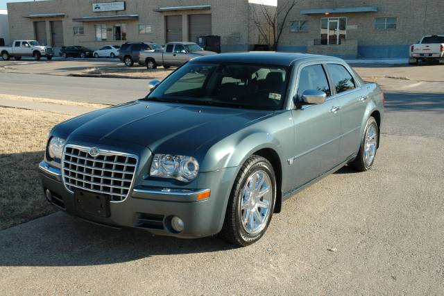 Chrysler 300C Coupe Sedan