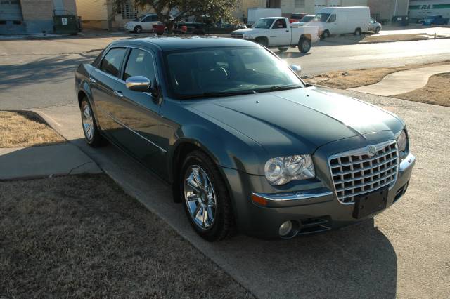 Chrysler 300C 2005 photo 2