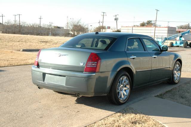 Chrysler 300C 2005 photo 4