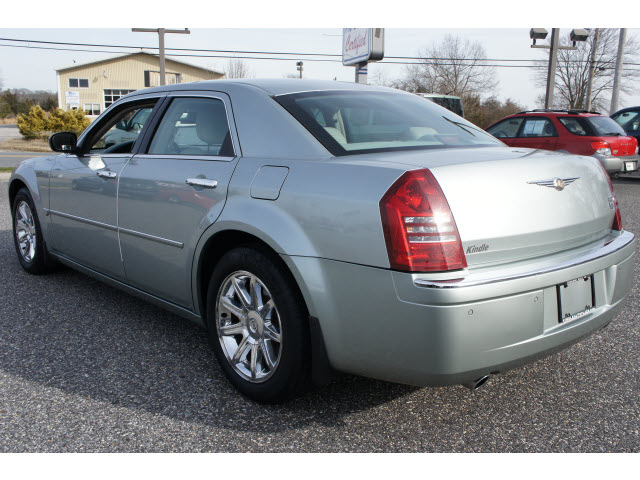Chrysler 300C 2005 photo 2