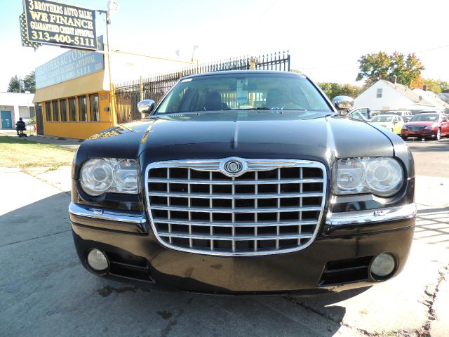 Chrysler 300C 2005 photo 2