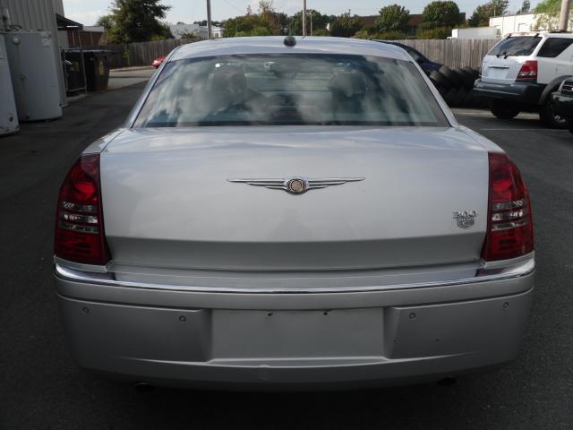 Chrysler 300C 2005 photo 4