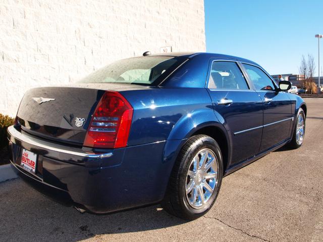 Chrysler 300C 2005 photo 2