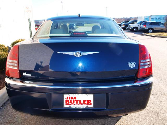 Chrysler 300C 2005 photo 5