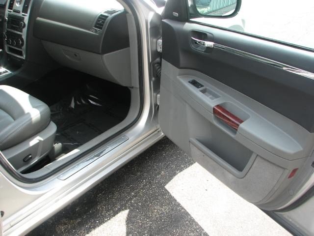 Chrysler 300C 2005 photo 4