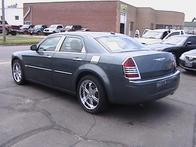 Chrysler 300C 2005 photo 2