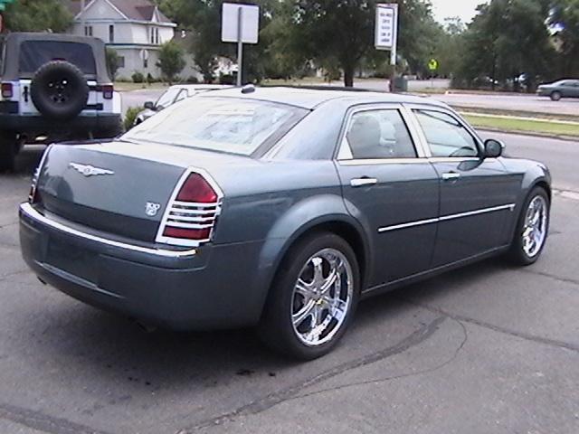 Chrysler 300C 2005 photo 4