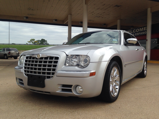 Chrysler 300C 2005 photo 2