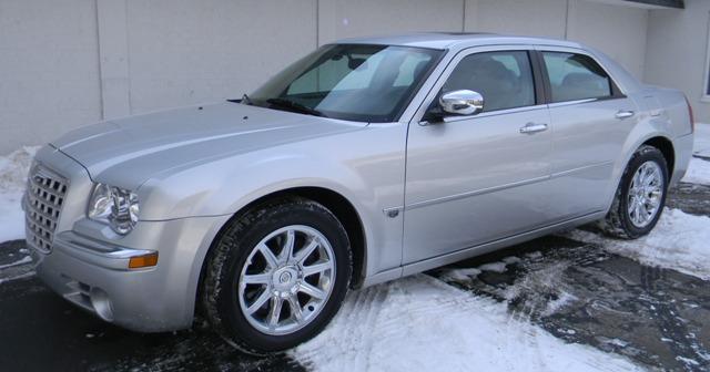 Chrysler 300C 4x4 XLT Sedan