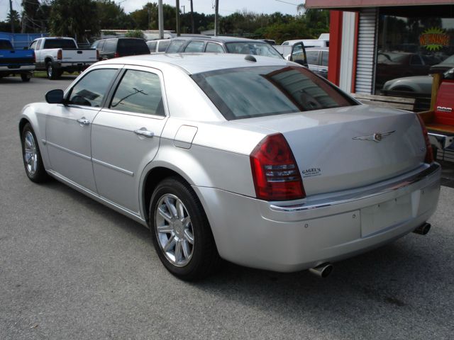 Chrysler 300C 2005 photo 2