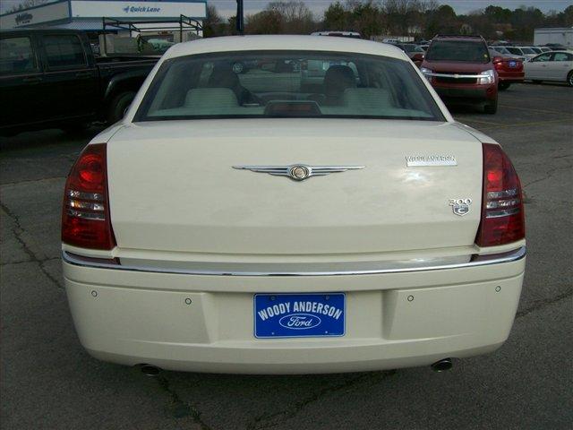 Chrysler 300C 2005 photo 3