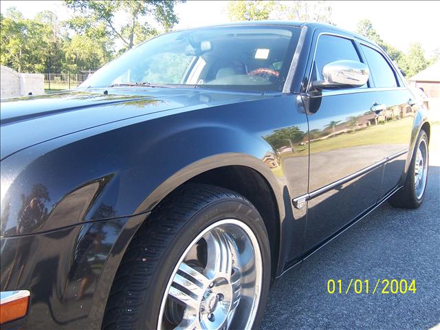 Chrysler 300C 2005 photo 2