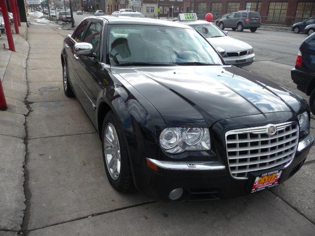 Chrysler 300C Base Sedan