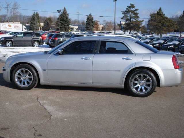 Chrysler 300C 2005 photo 2