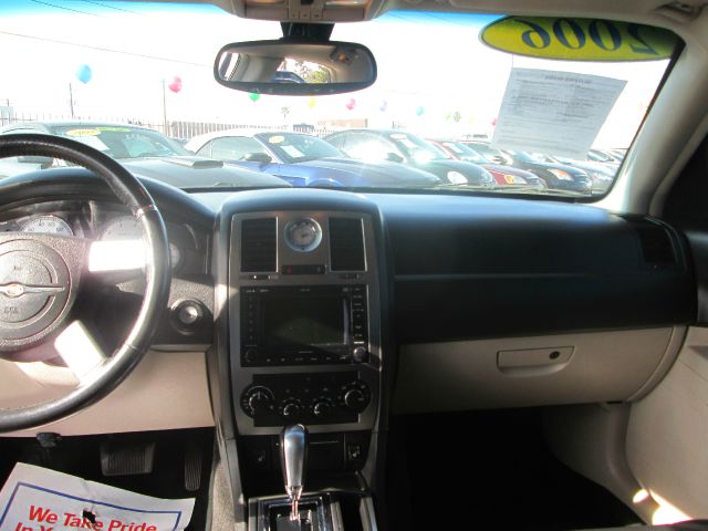 Chrysler 300C 2006 photo 4