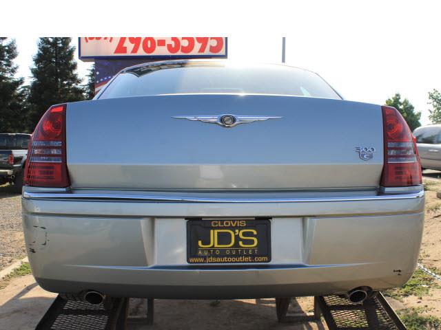 Chrysler 300C 2006 photo 4