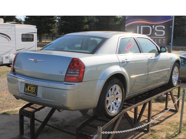 Chrysler 300C 2006 photo 7