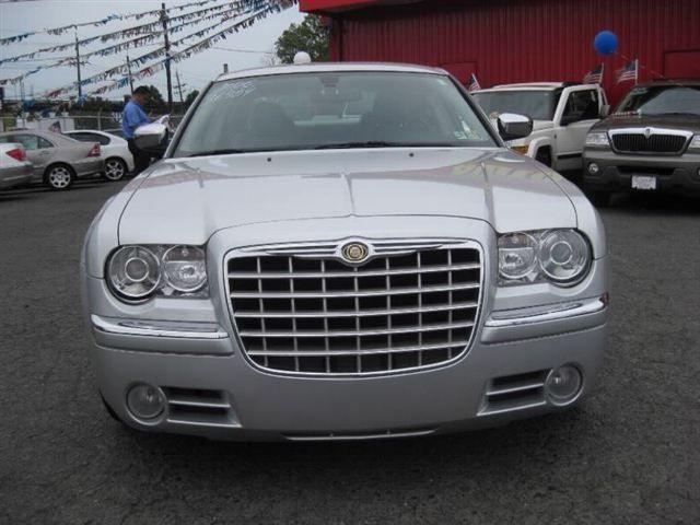 Chrysler 300C 2006 photo 2