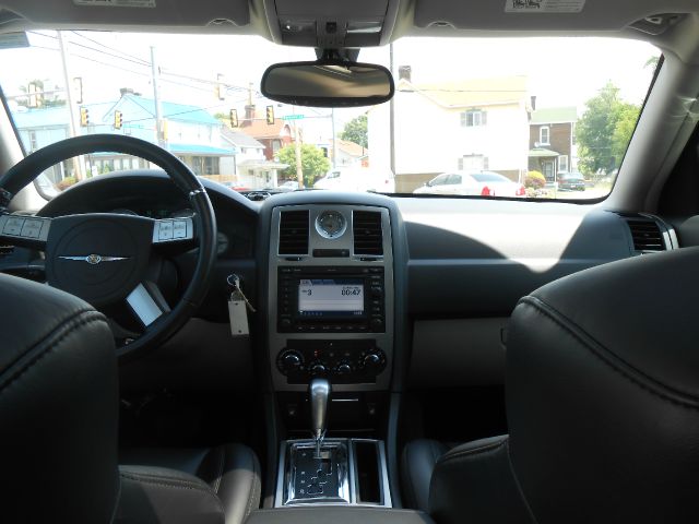 Chrysler 300C 2006 photo 10