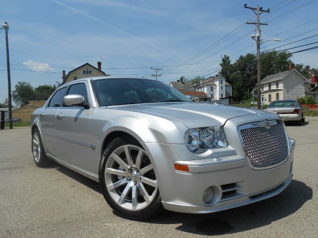 Chrysler 300C 2006 photo 2