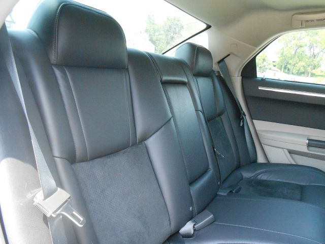 Chrysler 300C 2006 photo 20