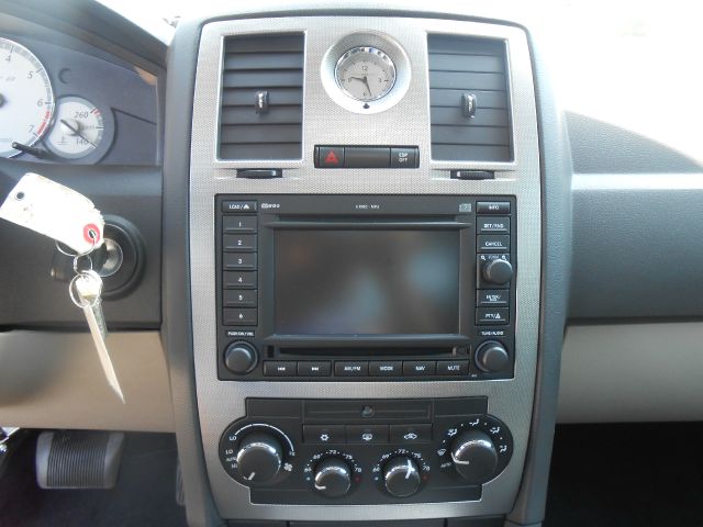 Chrysler 300C 2006 photo 37