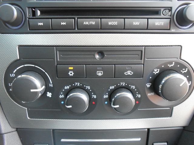 Chrysler 300C 2006 photo 40