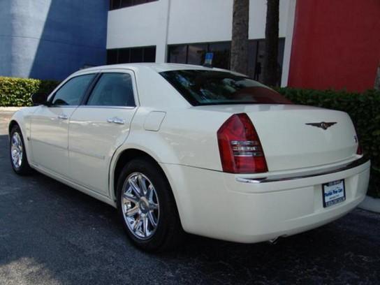 Chrysler 300C 2006 photo 2