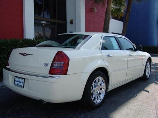 Chrysler 300C 2006 photo 4