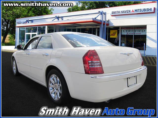 Chrysler 300C 2006 photo 2