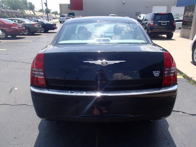 Chrysler 300C 2006 photo 4