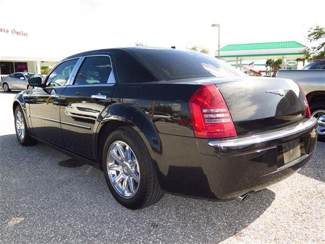 Chrysler 300C 2006 photo 2