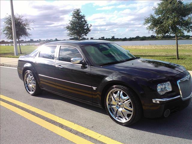 Chrysler 300C 2006 photo 2