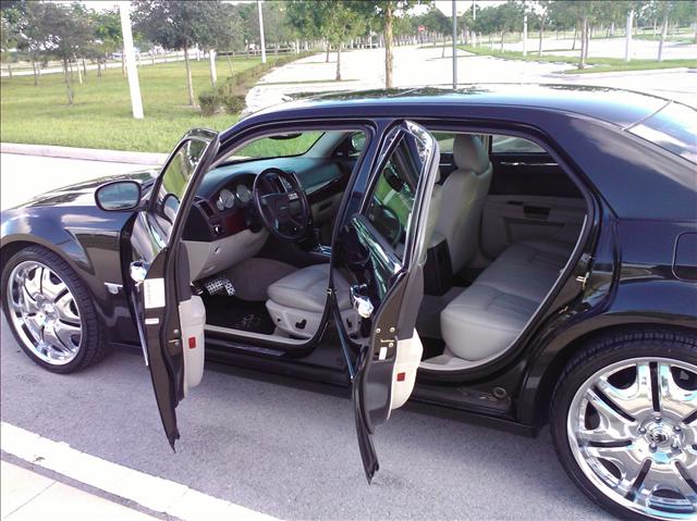 Chrysler 300C 2006 photo 3