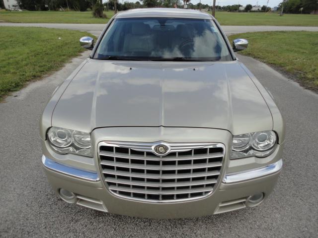 Chrysler 300C 2006 photo 2