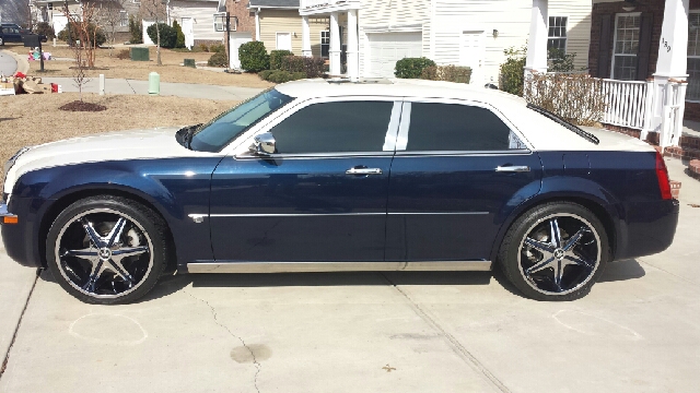 Chrysler 300C 2006 photo 2