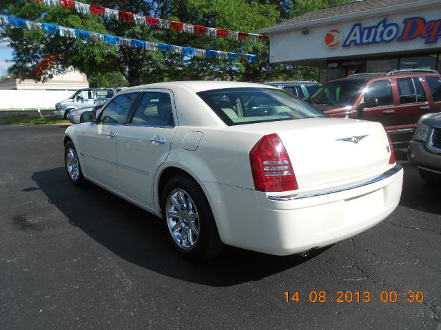 Chrysler 300C Regular Cab Sedan