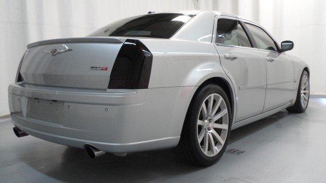 Chrysler 300C 2006 photo 2