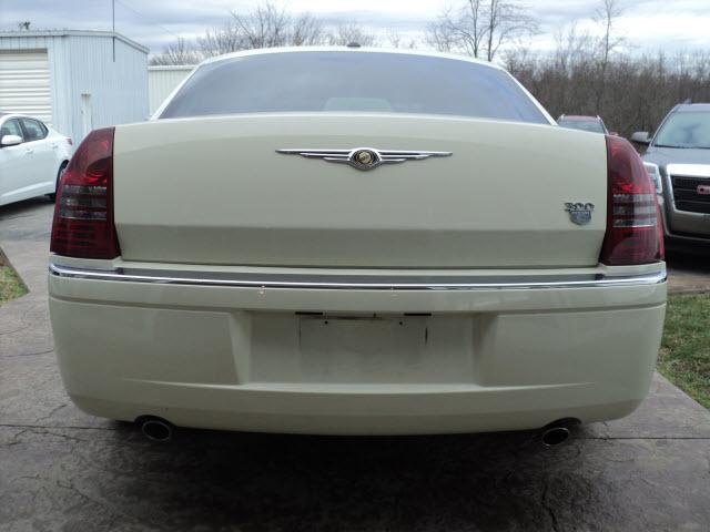 Chrysler 300C 2006 photo 4
