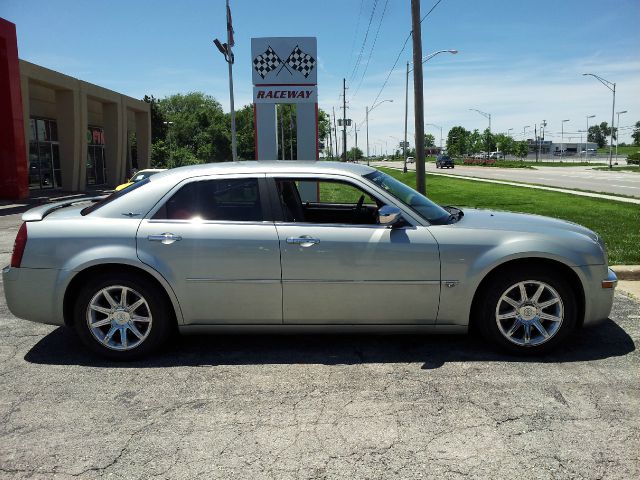 Chrysler 300C 2006 photo 13