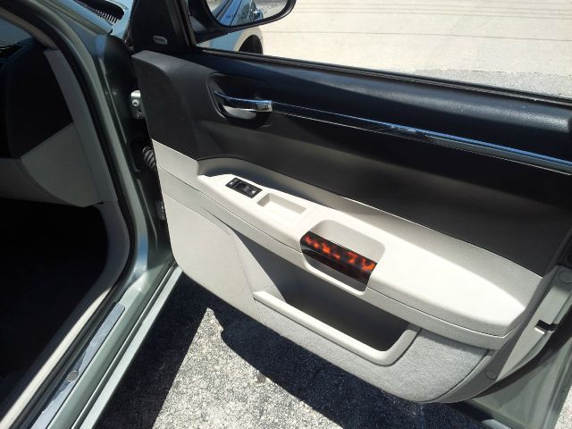 Chrysler 300C 2006 photo 6