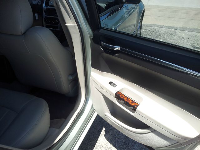 Chrysler 300C 2006 photo 8
