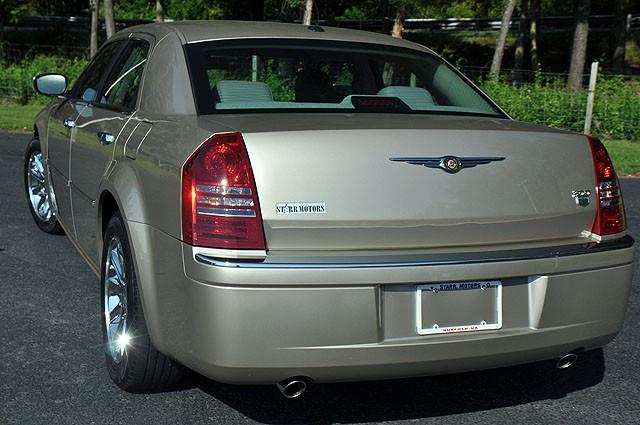 Chrysler 300C 2006 photo 17
