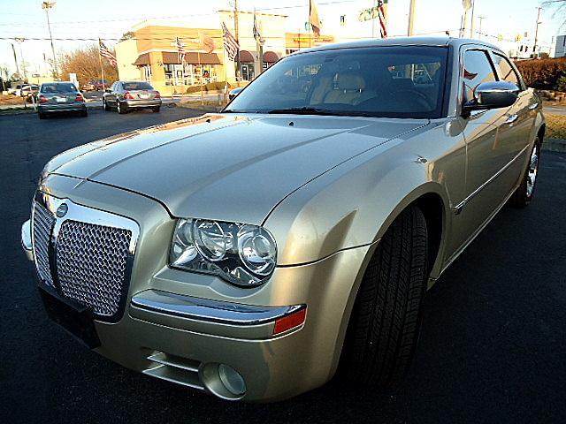 Chrysler 300C 2006 photo 2