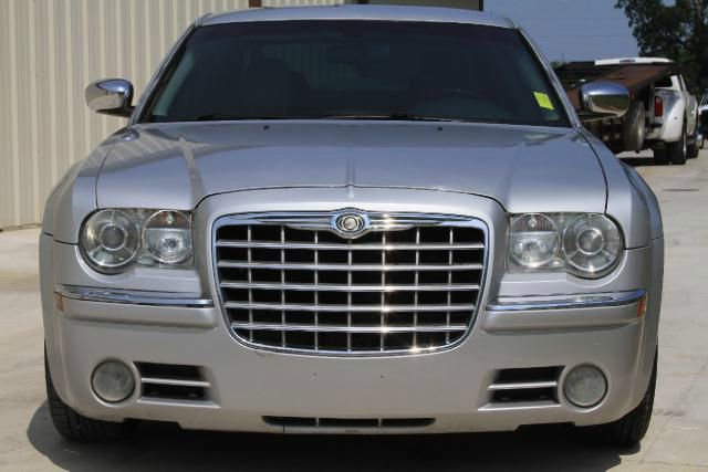 Chrysler 300C 2006 photo 2