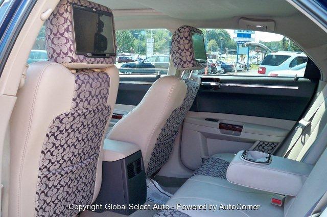 Chrysler 300C 2006 photo 2