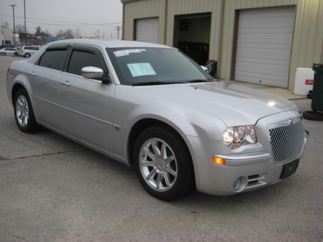 Chrysler 300C Regular Cab Sedan