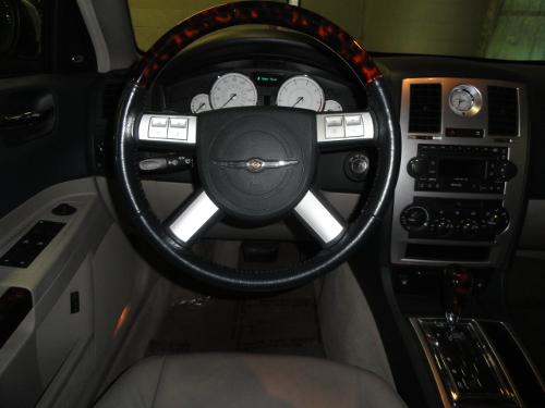 Chrysler 300C 2006 photo 2