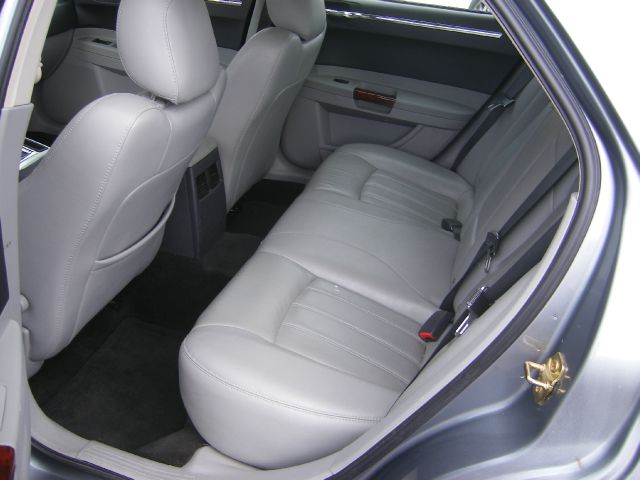 Chrysler 300C 2006 photo 11
