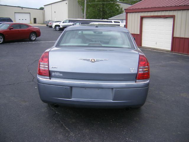 Chrysler 300C 2006 photo 2